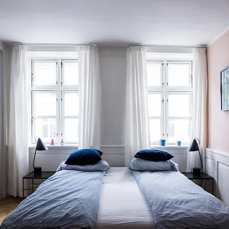 4 Bedroom Next To The Grand Theatre Copenhague