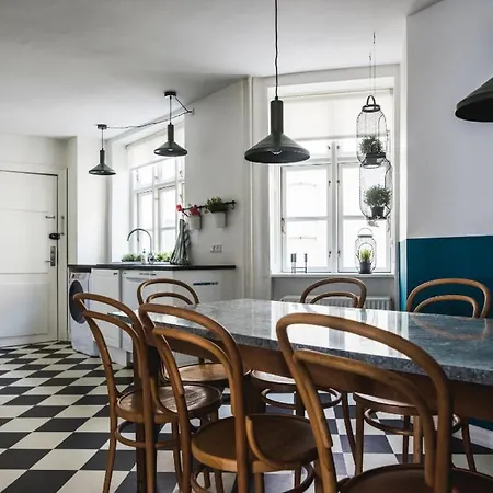 4 Bedroom Next To The Grand Theatre * Copenhague